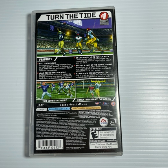 NCAA Football 07 (Sony PSP, 2006) complete Complete CIB Video Game Sports - Picture 2 of 5